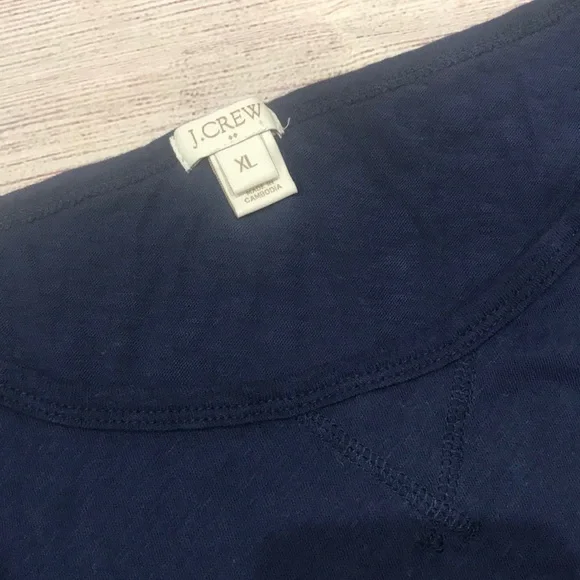 Navy J Crew T-shirt - Picture 3 of 3